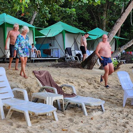 Koh Ngai Camping Restaurant @ Bar Buitenkant foto