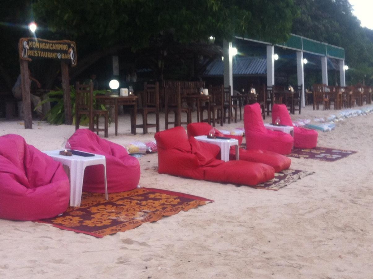 Koh Ngai Camping Restaurant @ Bar Buitenkant foto