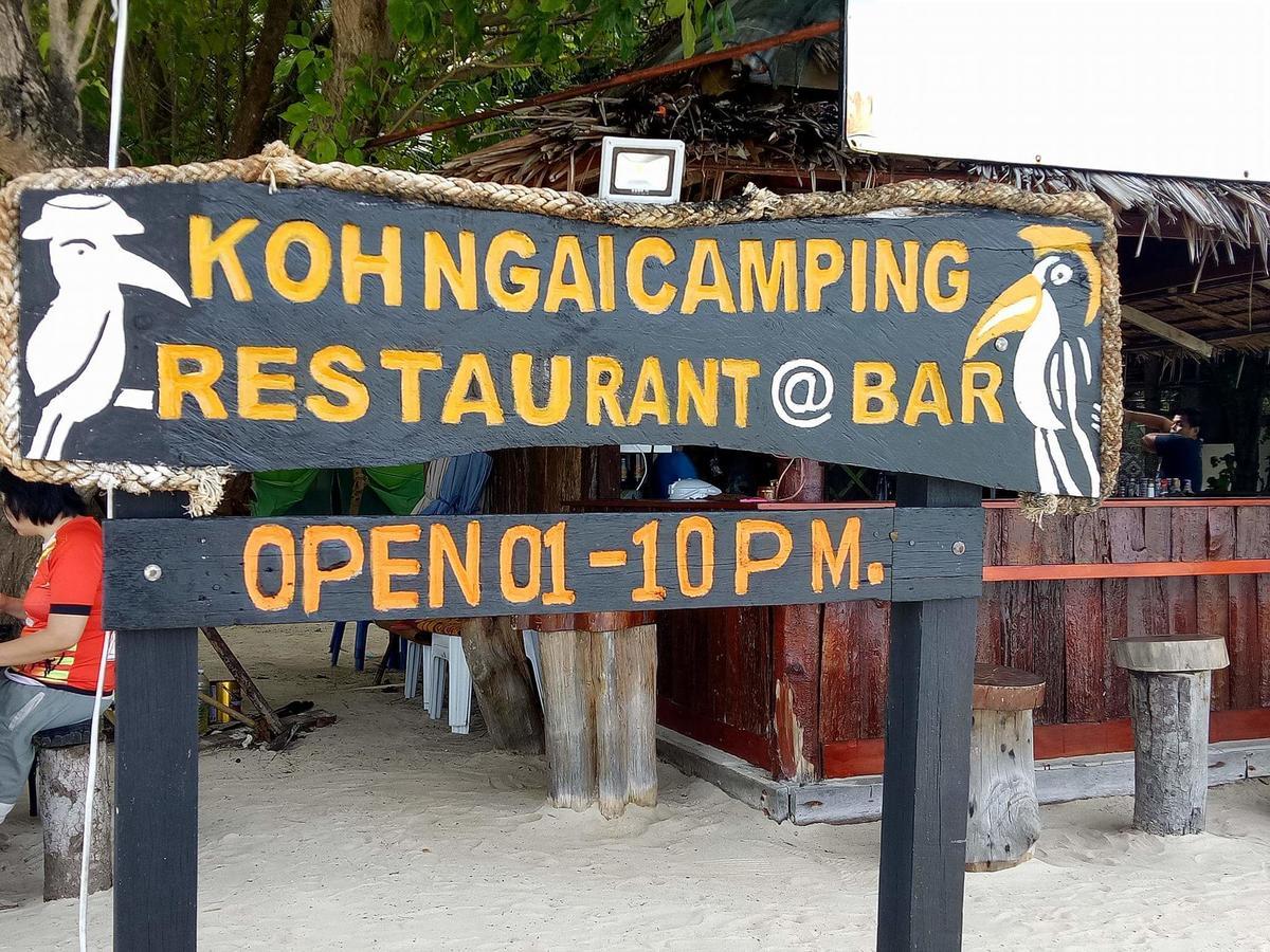Koh Ngai Camping Restaurant @ Bar Buitenkant foto