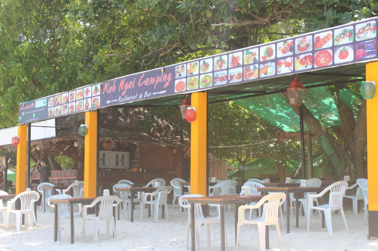 Koh Ngai Camping Restaurant @ Bar Buitenkant foto
